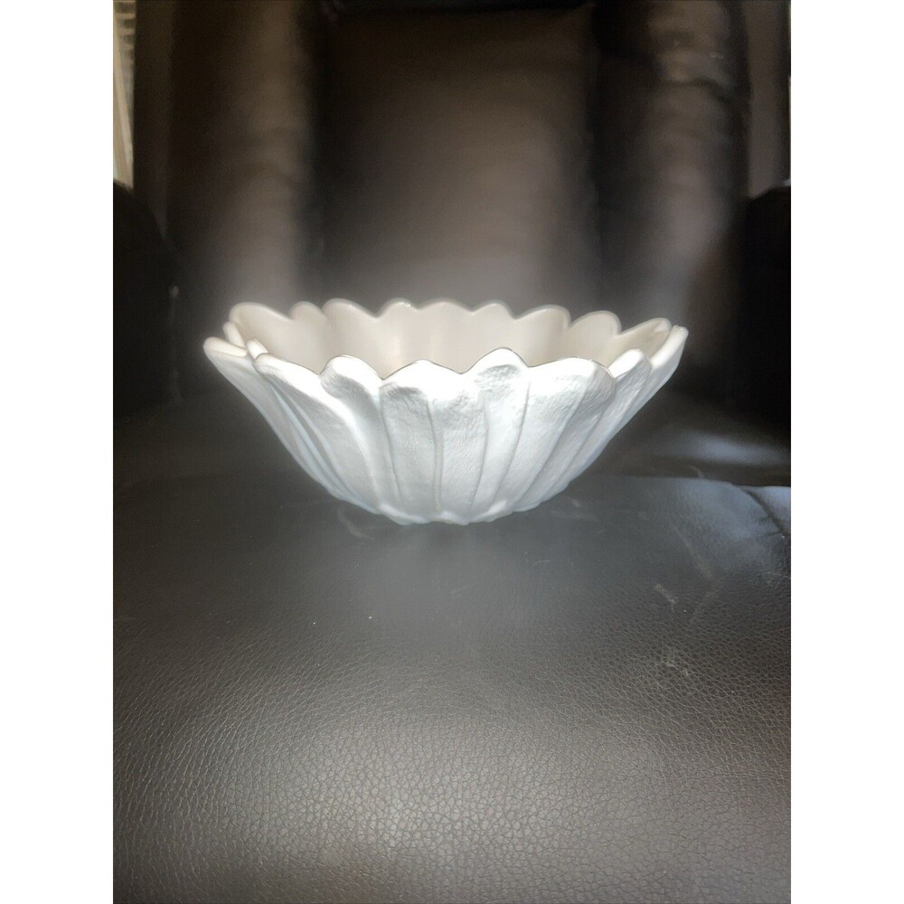 VTG Indiana Milk Glass Lily Pons Sunflower Serving Bowl White Floral    3” X  7”